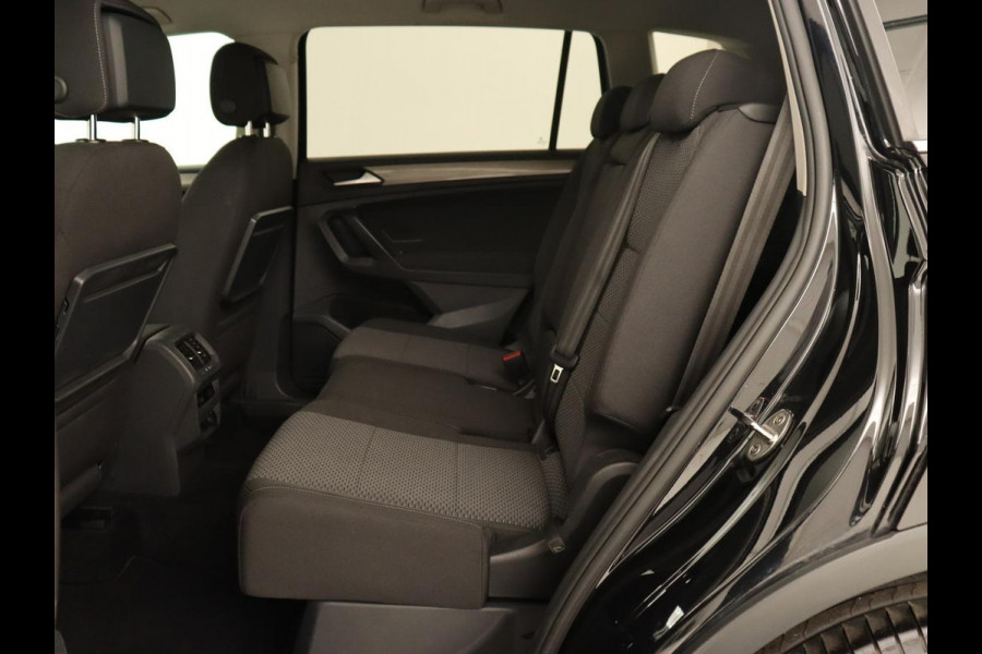 Volkswagen Tiguan Allspace 1.5 TSI Comfortline 7-persoons | 1e eigenaar | Trekhaak | Adaptive cruise | Keyless | Carplay | Navigatie | Climate control | DAB | Parkeerhulp | Bluetooth