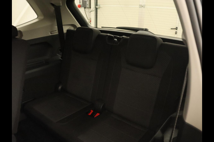 Volkswagen Tiguan Allspace 1.5 TSI Comfortline 7-persoons | 1e eigenaar | Trekhaak | Adaptive cruise | Keyless | Carplay | Navigatie | Climate control | DAB | Parkeerhulp | Bluetooth