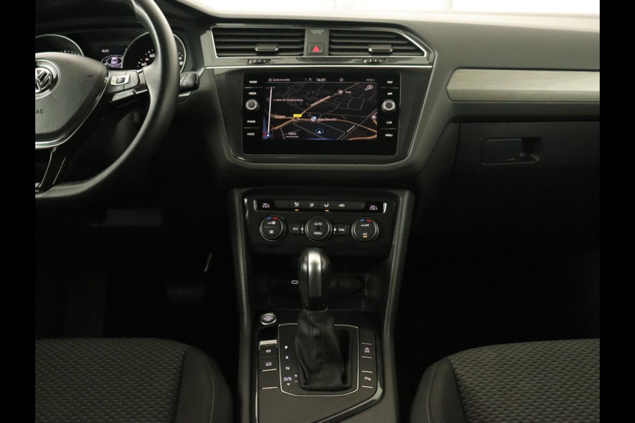 Volkswagen Tiguan Allspace 1.5 TSI Comfortline 7-persoons | 1e eigenaar | Trekhaak | Adaptive cruise | Keyless | Carplay | Navigatie | Climate control | DAB | Parkeerhulp | Bluetooth
