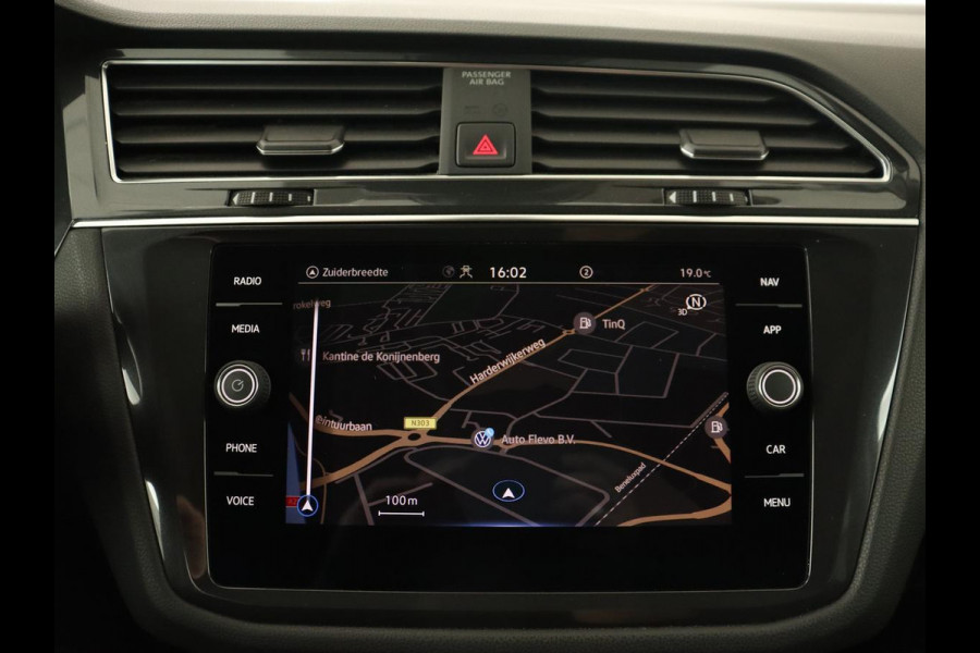 Volkswagen Tiguan Allspace 1.5 TSI Comfortline 7-persoons | 1e eigenaar | Trekhaak | Adaptive cruise | Keyless | Carplay | Navigatie | Climate control | DAB | Parkeerhulp | Bluetooth