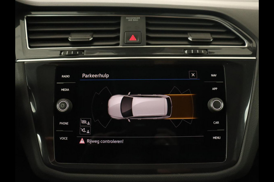 Volkswagen Tiguan Allspace 1.5 TSI Comfortline 7-persoons | 1e eigenaar | Trekhaak | Adaptive cruise | Keyless | Carplay | Navigatie | Climate control | DAB | Parkeerhulp | Bluetooth