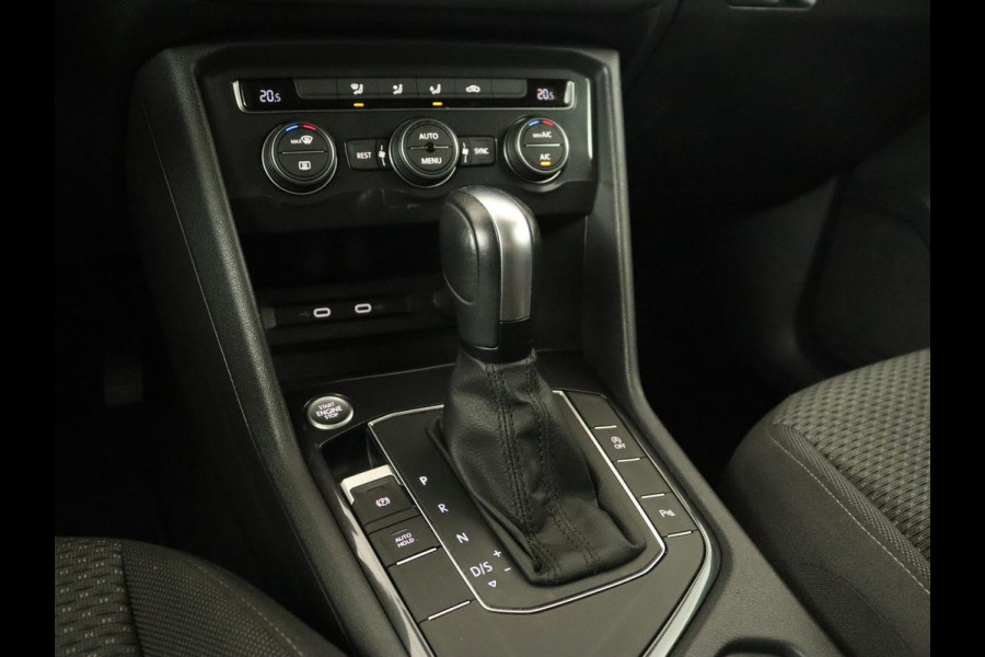 Volkswagen Tiguan Allspace 1.5 TSI Comfortline 7-persoons | 1e eigenaar | Trekhaak | Adaptive cruise | Keyless | Carplay | Navigatie | Climate control | DAB | Parkeerhulp | Bluetooth