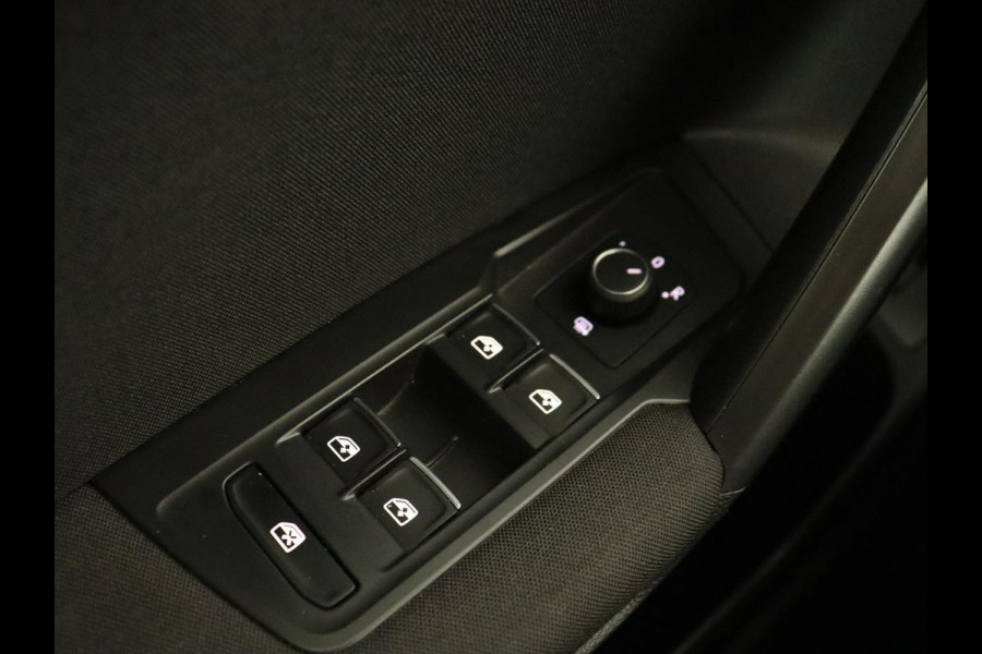 Volkswagen Tiguan Allspace 1.5 TSI Comfortline 7-persoons | 1e eigenaar | Trekhaak | Adaptive cruise | Keyless | Carplay | Navigatie | Climate control | DAB | Parkeerhulp | Bluetooth