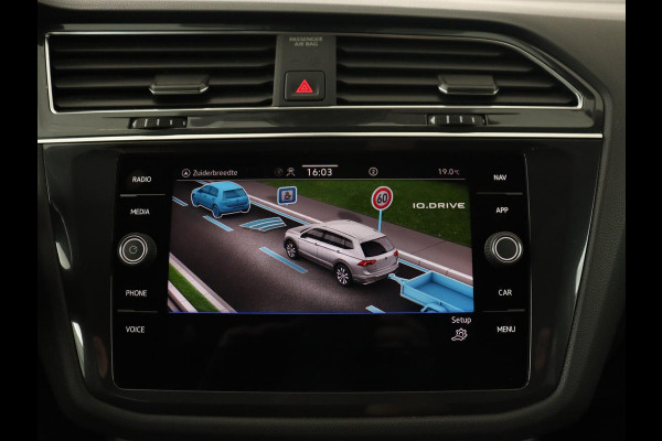 Volkswagen Tiguan Allspace 1.5 TSI Comfortline 7-persoons | 1e eigenaar | Trekhaak | Adaptive cruise | Keyless | Carplay | Navigatie | Climate control | DAB | Parkeerhulp | Bluetooth