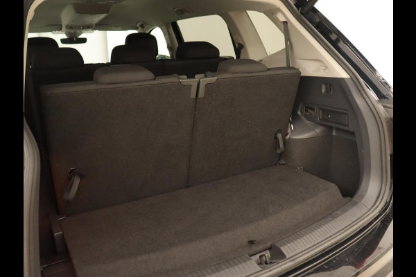 Volkswagen Tiguan Allspace 1.5 TSI Comfortline 7-persoons | 1e eigenaar | Trekhaak | Adaptive cruise | Keyless | Carplay | Navigatie | Climate control | DAB | Parkeerhulp | Bluetooth