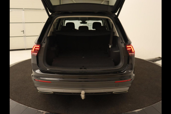 Volkswagen Tiguan Allspace 1.5 TSI Comfortline 7-persoons | 1e eigenaar | Trekhaak | Adaptive cruise | Keyless | Carplay | Navigatie | Climate control | DAB | Parkeerhulp | Bluetooth