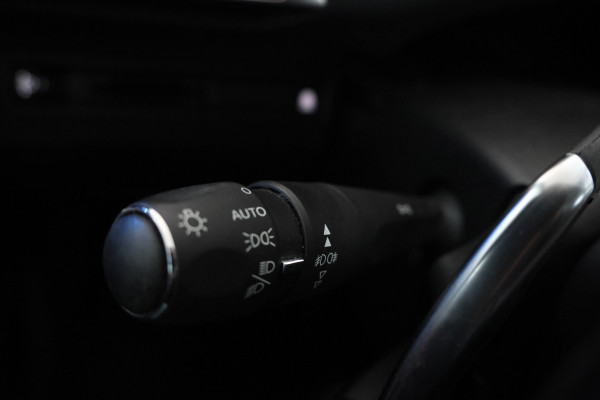 Peugeot 5008 1.2 PureTech GT-Line Avantage Automaat, 7 Pers. Volleder, Climate,