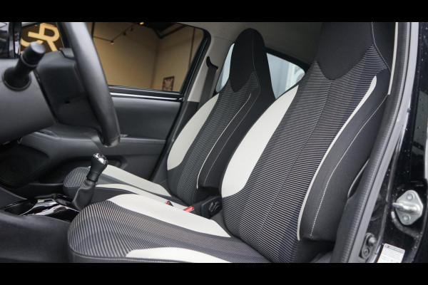 Peugeot 108 1.0 e-VTi Allure TOP! CAMERA-CARPLAY-CLIMA-CRUISE-ORIGINEEL NEDERLANDS-LICHTMETAAL-XENON Peugeot 108 1.0 e-VTi Allure TOP! CAMERA-CARPLAY-CLIMA-CRUISE-ORIGINEEL NEDERLANDS-LICHTMETAAL-XENON