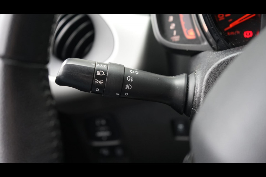 Peugeot 108 1.0 e-VTi Allure TOP! CAMERA-CARPLAY-CLIMA-CRUISE-ORIGINEEL NEDERLANDS-LICHTMETAAL-XENON Peugeot 108 1.0 e-VTi Allure TOP! CAMERA-CARPLAY-CLIMA-CRUISE-ORIGINEEL NEDERLANDS-LICHTMETAAL-XENON