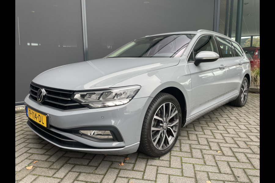 Volkswagen Passat Variant 1.5 TSI Business Climate control - Cruise control - A-uitrijcamera - Bluetooth - Keyless entry - Mistlampen - Licht metalen velgen - Navigatie/Multimedia Volkswagen Passat Variant 1.5 TSI Business Climate control - Cruise control - A-uitrijcamera - Bluetooth - Keyless entry - Mistlampen - Licht metalen velgen - Navigatie/Multimedia