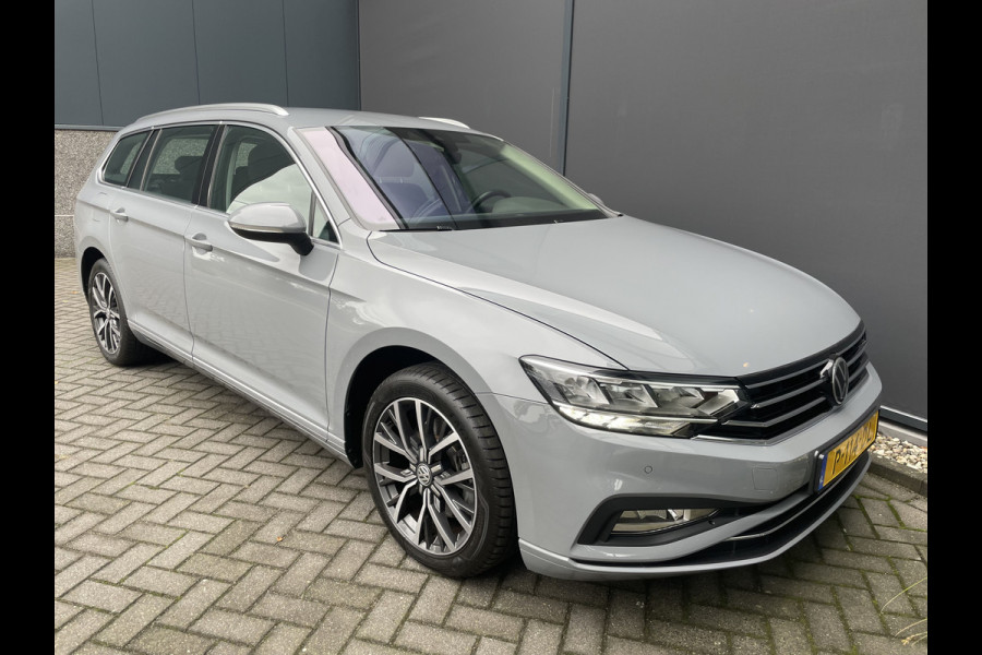 Volkswagen Passat Variant 1.5 TSI Business Climate control - Cruise control - A-uitrijcamera - Bluetooth - Keyless entry - Mistlampen - Licht metalen velgen - Navigatie/Multimedia Volkswagen Passat Variant 1.5 TSI Business Climate control - Cruise control - A-uitrijcamera - Bluetooth - Keyless entry - Mistlampen - Licht metalen velgen - Navigatie/Multimedia