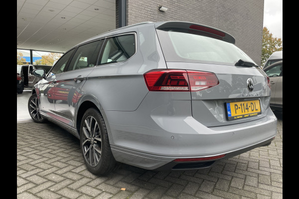 Volkswagen Passat Variant 1.5 TSI Business Climate control - Cruise control - A-uitrijcamera - Bluetooth - Keyless entry - Mistlampen - Licht metalen velgen - Navigatie/Multimedia Volkswagen Passat Variant 1.5 TSI Business Climate control - Cruise control - A-uitrijcamera - Bluetooth - Keyless entry - Mistlampen - Licht metalen velgen - Navigatie/Multimedia