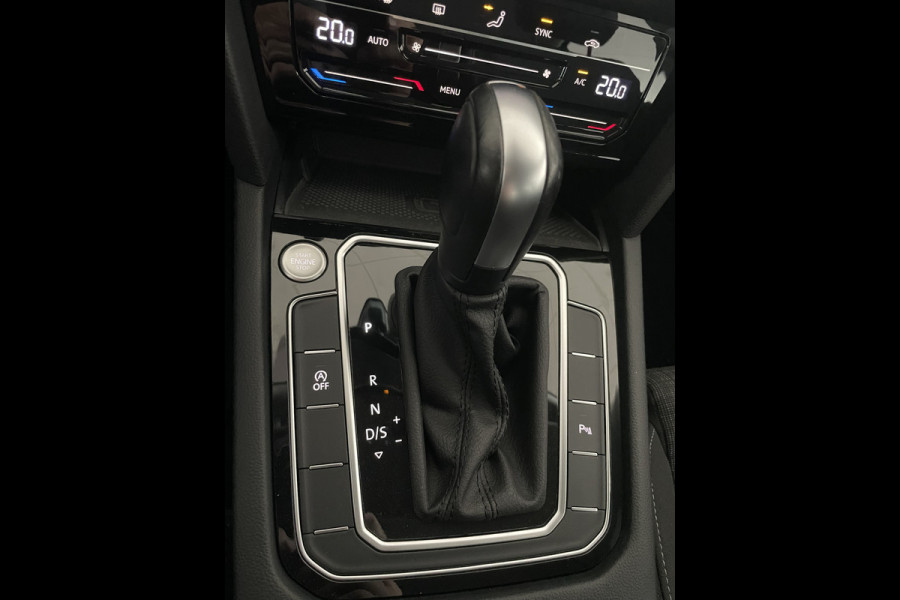 Volkswagen Passat Variant 1.5 TSI Business Climate control - Cruise control - A-uitrijcamera - Bluetooth - Keyless entry - Mistlampen - Licht metalen velgen - Navigatie/Multimedia Volkswagen Passat Variant 1.5 TSI Business Climate control - Cruise control - A-uitrijcamera - Bluetooth - Keyless entry - Mistlampen - Licht metalen velgen - Navigatie/Multimedia