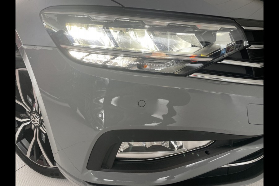 Volkswagen Passat Variant 1.5 TSI Business Climate control - Cruise control - A-uitrijcamera - Bluetooth - Keyless entry - Mistlampen - Licht metalen velgen - Navigatie/Multimedia Volkswagen Passat Variant 1.5 TSI Business Climate control - Cruise control - A-uitrijcamera - Bluetooth - Keyless entry - Mistlampen - Licht metalen velgen - Navigatie/Multimedia