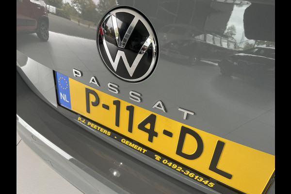 Volkswagen Passat Variant 1.5 TSI Business Climate control - Cruise control - A-uitrijcamera - Bluetooth - Keyless entry - Mistlampen - Licht metalen velgen - Navigatie/Multimedia Volkswagen Passat Variant 1.5 TSI Business Climate control - Cruise control - A-uitrijcamera - Bluetooth - Keyless entry - Mistlampen - Licht metalen velgen - Navigatie/Multimedia