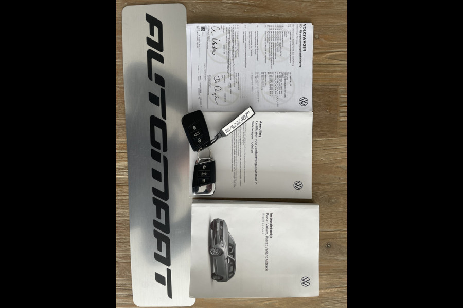 Volkswagen Passat Variant 1.5 TSI Business Climate control - Cruise control - A-uitrijcamera - Bluetooth - Keyless entry - Mistlampen - Licht metalen velgen - Navigatie/Multimedia Volkswagen Passat Variant 1.5 TSI Business Climate control - Cruise control - A-uitrijcamera - Bluetooth - Keyless entry - Mistlampen - Licht metalen velgen - Navigatie/Multimedia