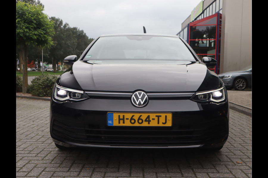 Volkswagen Golf 1.5 TSI Life Business / LED Volkswagen Golf 1.5 TSI Life Business / LED