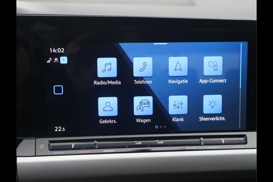 Volkswagen Golf 1.5 TSI Life Business / LED Volkswagen Golf 1.5 TSI Life Business / LED