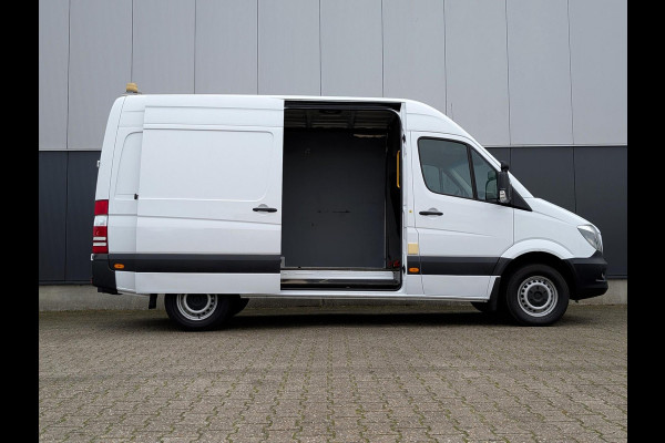 Mercedes-Benz Sprinter 316 160PK RWD 3500KG TREKHAAK AIRCO STANDKACHEL L2H2 Mercedes-Benz Sprinter 316 160PK RWD 3500KG TREKHAAK AIRCO STANDKACHEL L2H2