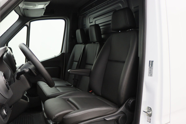 Mercedes-Benz Sprinter 317 CDI Aut. L2H1 Leer, 3-Zits, Camera, Standkachel, Apple Carplay, Cruise, DAB Mercedes-Benz Sprinter 317 CDI Aut. L2H1 Leer, 3-Zits, Camera, Standkachel, Apple Carplay, Cruise, DAB