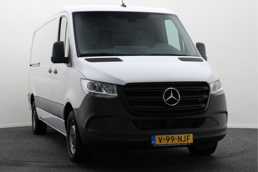 Mercedes-Benz Sprinter 317 CDI Aut. L2H1 Leer, 3-Zits, Camera, Standkachel, Apple Carplay, Cruise, DAB Mercedes-Benz Sprinter 317 CDI Aut. L2H1 Leer, 3-Zits, Camera, Standkachel, Apple Carplay, Cruise, DAB