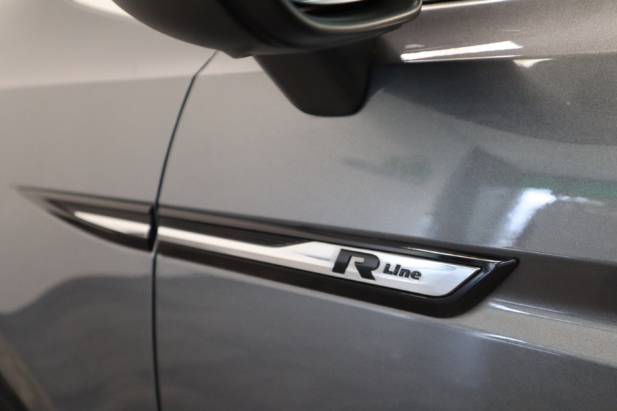 Volkswagen Touran 1.5 TSI Highline Business R Navigatie Full-led Adaptive-Cruise