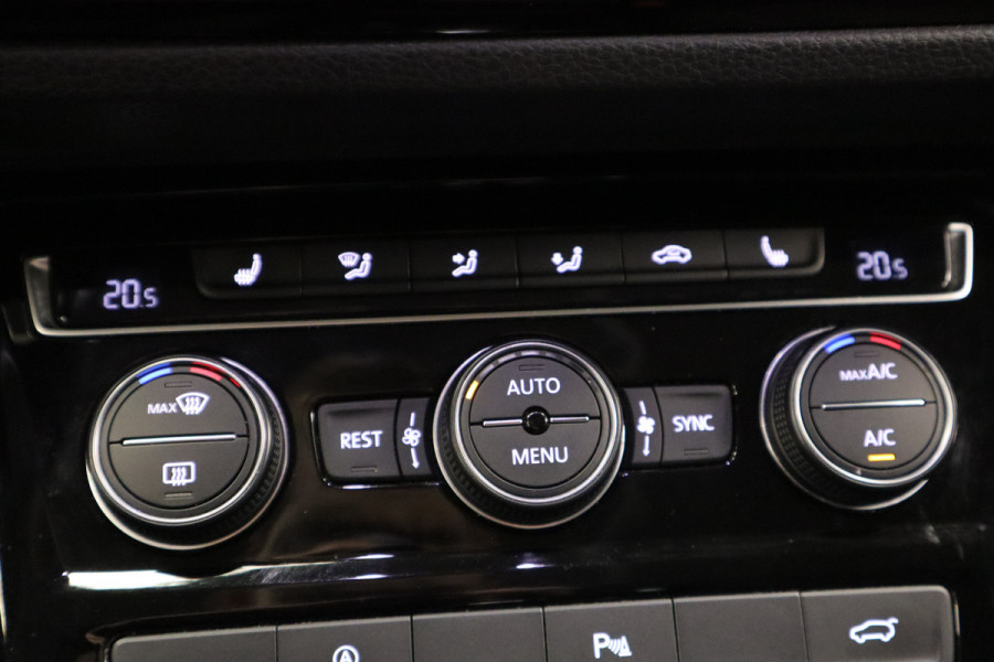 Volkswagen Touran 1.5 TSI Highline Business R Navigatie Full-led Adaptive-Cruise