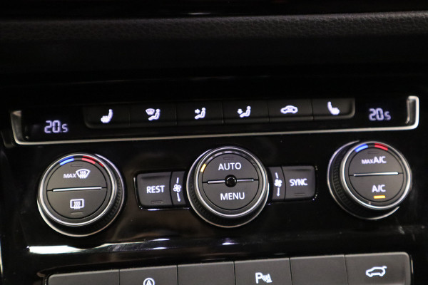 Volkswagen Touran 1.5 TSI Highline Business R Navigatie Full-led Adaptive-Cruise