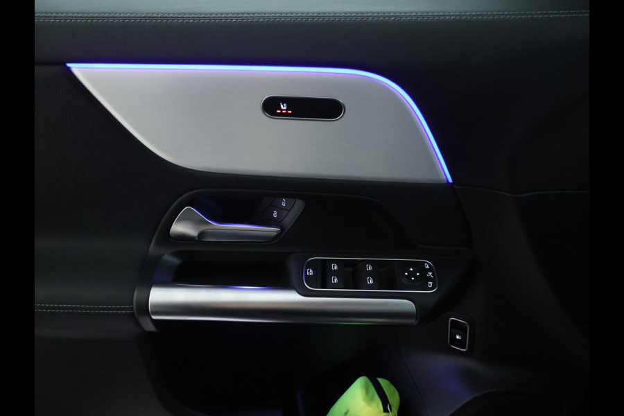 Mercedes-Benz GLA 250 e Plug-Hybride | Achteruitrijcamera | Apple Carplay | Sfeerverlichting | Dodehoekassistent | Inclusief 24 maanden MB Certified garantie voor Europa.
