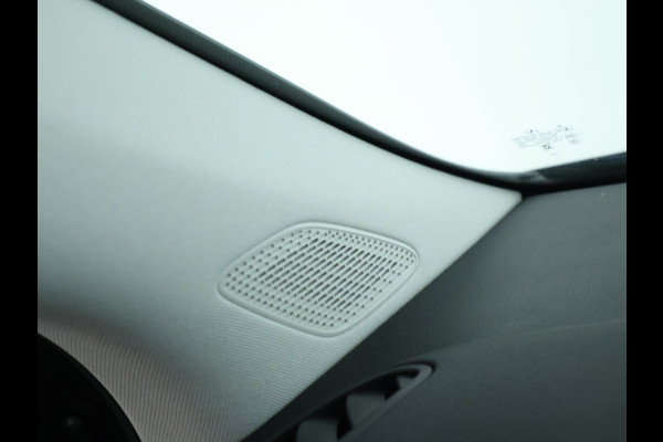 Mercedes-Benz GLA 250 e Plug-Hybride | Achteruitrijcamera | Apple Carplay | Sfeerverlichting | Dodehoekassistent | Inclusief 24 maanden MB Certified garantie voor Europa.