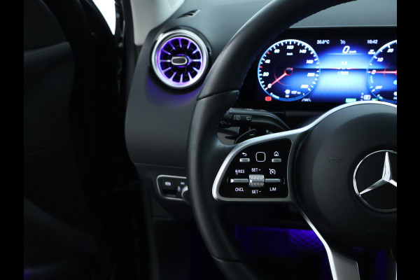 Mercedes-Benz GLA 250 e Plug-Hybride | Achteruitrijcamera | Apple Carplay | Sfeerverlichting | Dodehoekassistent | Inclusief 24 maanden MB Certified garantie voor Europa.