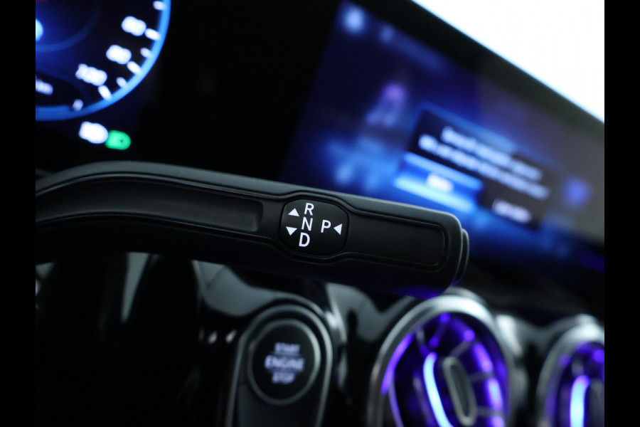 Mercedes-Benz GLA 250 e Plug-Hybride | Achteruitrijcamera | Apple Carplay | Sfeerverlichting | Dodehoekassistent | Inclusief 24 maanden MB Certified garantie voor Europa.