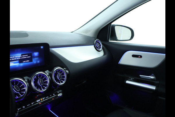 Mercedes-Benz GLA 250 e Plug-Hybride | Achteruitrijcamera | Apple Carplay | Sfeerverlichting | Dodehoekassistent | Inclusief 24 maanden MB Certified garantie voor Europa.