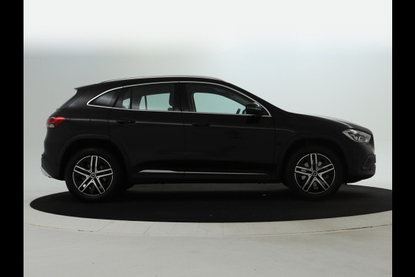 Mercedes-Benz GLA 250 e Plug-Hybride | Achteruitrijcamera | Apple Carplay | Sfeerverlichting | Dodehoekassistent | Inclusief 24 maanden MB Certified garantie voor Europa.