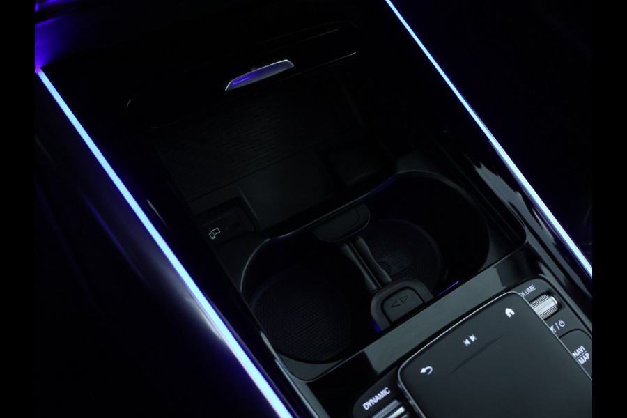 Mercedes-Benz GLA 250 e Plug-Hybride | Achteruitrijcamera | Apple Carplay | Sfeerverlichting | Dodehoekassistent | Inclusief 24 maanden MB Certified garantie voor Europa.