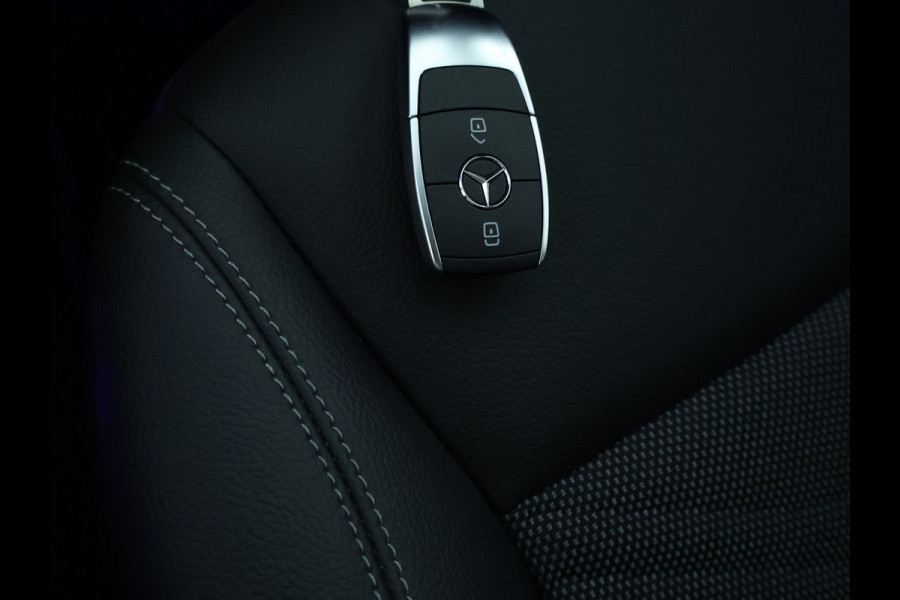Mercedes-Benz GLA 250 e Plug-Hybride | Achteruitrijcamera | Apple Carplay | Sfeerverlichting | Dodehoekassistent | Inclusief 24 maanden MB Certified garantie voor Europa.