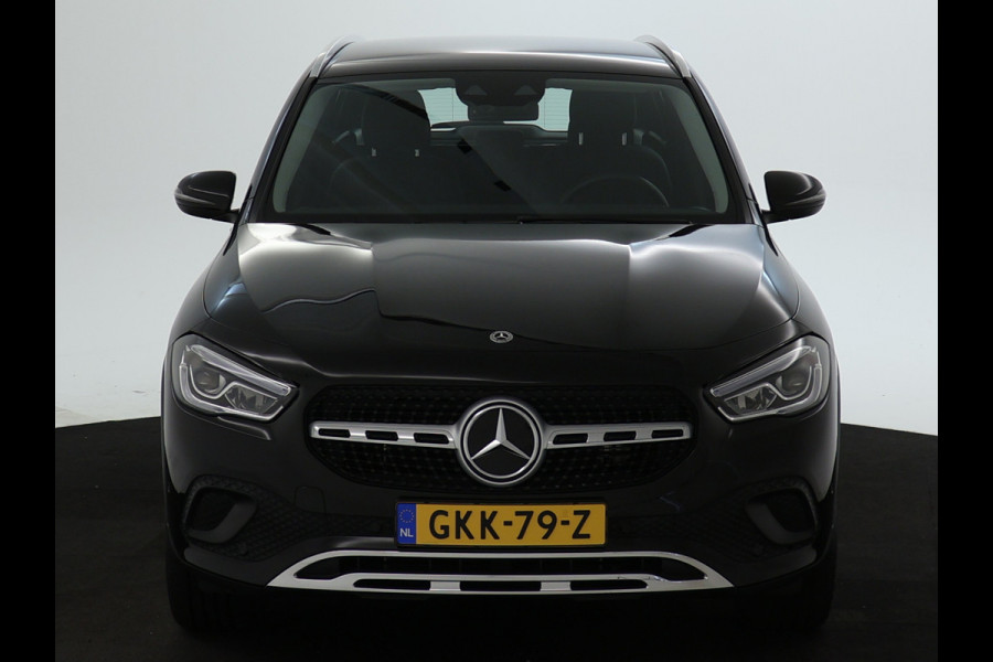 Mercedes-Benz GLA 250 e Plug-Hybride | Achteruitrijcamera | Apple Carplay | Sfeerverlichting | Dodehoekassistent | Inclusief 24 maanden MB Certified garantie voor Europa.