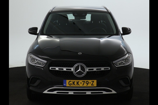 Mercedes-Benz GLA 250 e Plug-Hybride | Achteruitrijcamera | Apple Carplay | Sfeerverlichting | Dodehoekassistent | Inclusief 24 maanden MB Certified garantie voor Europa.