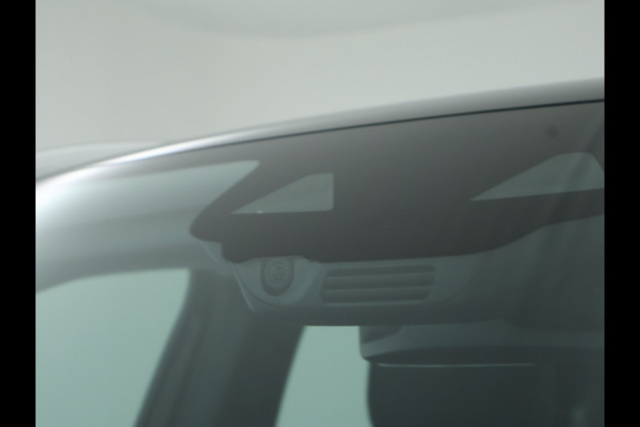 Mercedes-Benz GLA 250 e Plug-Hybride | Achteruitrijcamera | Apple Carplay | Sfeerverlichting | Dodehoekassistent | Inclusief 24 maanden MB Certified garantie voor Europa.