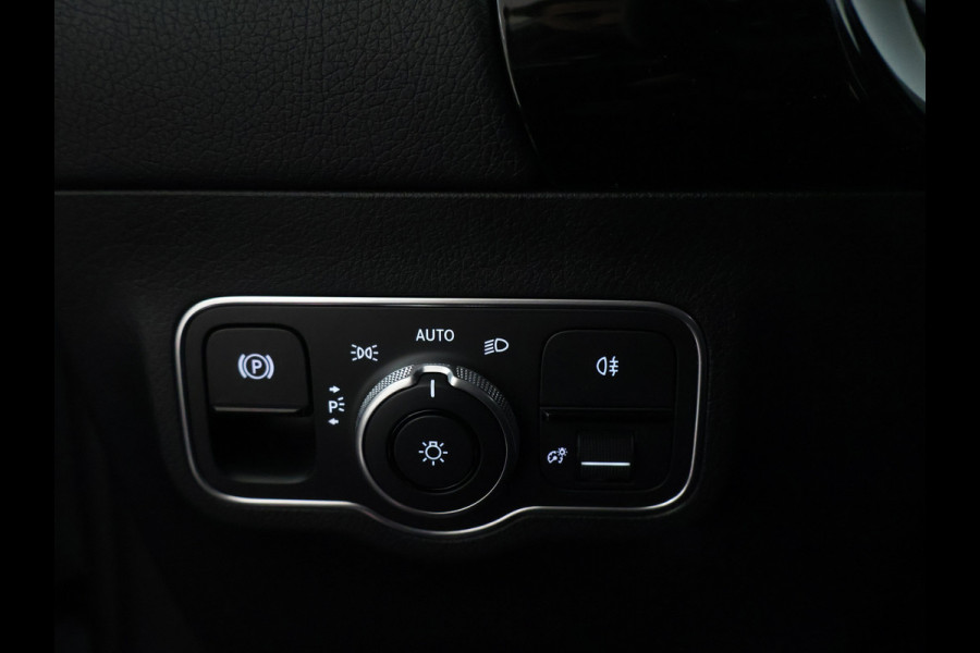 Mercedes-Benz GLA 250 e AMG Plug-In Hybride AMG Line | Dodehoek Assist | 11kW Laden | MiltiBeam Koplampen | Stuur en Stoelverwarming. Inclusief 24 maanden MB Certified garantie voor Europa. Mercedes-Benz GLA 250 e AMG Plug-In Hybride AMG Line | Dodehoek Assist | 11kW Laden | MiltiBeam Koplampen | Stuur en Stoelverwarming. Inclusief 24 maanden MB Certified garantie voor Europa.