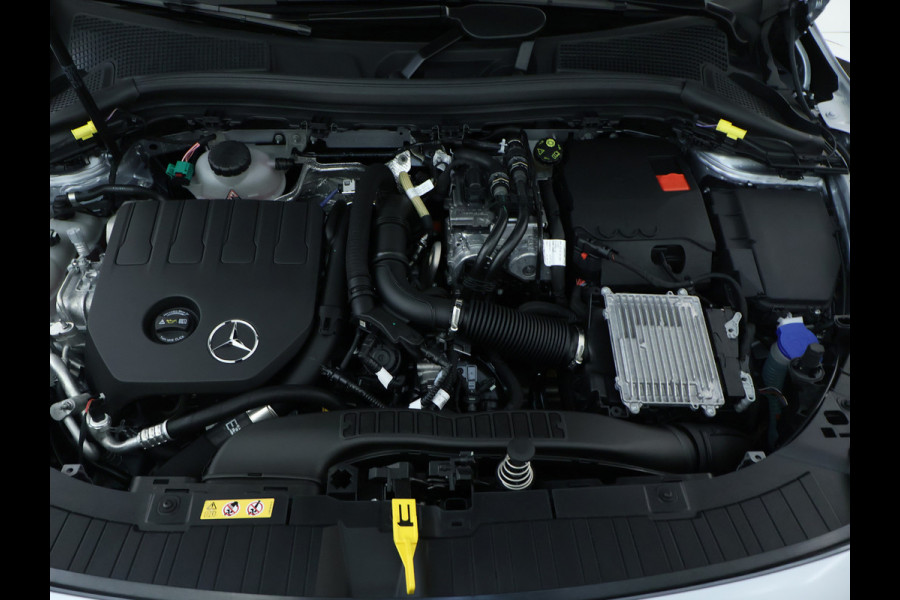 Mercedes-Benz GLA 250 e AMG Plug-In Hybride AMG Line | Dodehoek Assist | 11kW Laden | MiltiBeam Koplampen | Stuur en Stoelverwarming. Inclusief 24 maanden MB Certified garantie voor Europa. Mercedes-Benz GLA 250 e AMG Plug-In Hybride AMG Line | Dodehoek Assist | 11kW Laden | MiltiBeam Koplampen | Stuur en Stoelverwarming. Inclusief 24 maanden MB Certified garantie voor Europa.