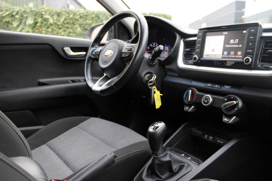 Kia Stonic 1.0 T-GDi DynamicLine | Navigatie | Camera | Carplay Kia Stonic 1.0 T-GDi DynamicLine | Navigatie | Camera | Carplay