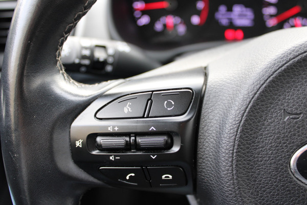 Kia Stonic 1.0 T-GDi DynamicLine | Navigatie | Camera | Carplay Kia Stonic 1.0 T-GDi DynamicLine | Navigatie | Camera | Carplay