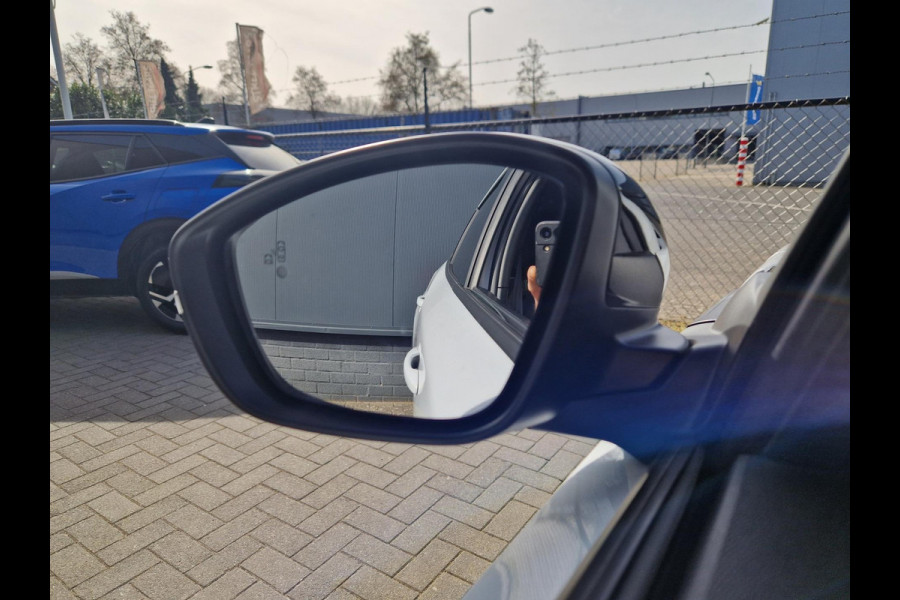 Peugeot 2008 1.2 PureTech EAT8 130PK Allure