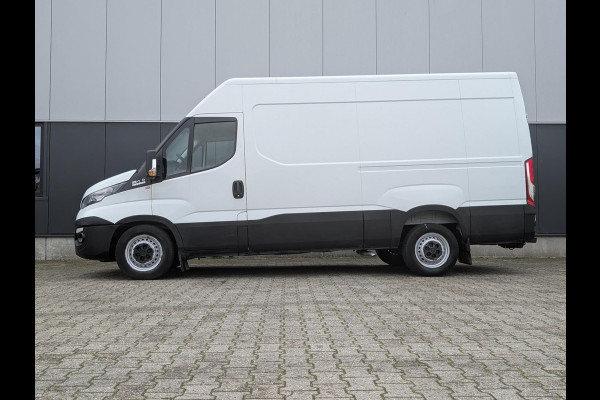 Iveco Daily 35S14V 2.3 AUTOMAAT 3500KG TREKHAAK CRUISE AIRCO NAVI Iveco Daily 35S14V 2.3 AUTOMAAT 3500KG TREKHAAK CRUISE AIRCO NAVI