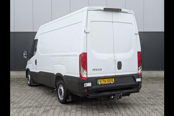 Iveco Daily 35S14V 2.3 AUTOMAAT 3500KG TREKHAAK CRUISE AIRCO NAVI Iveco Daily 35S14V 2.3 AUTOMAAT 3500KG TREKHAAK CRUISE AIRCO NAVI