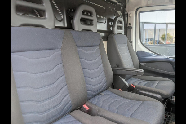 Iveco Daily 35S14V 2.3 AUTOMAAT 3500KG TREKHAAK CRUISE AIRCO NAVI Iveco Daily 35S14V 2.3 AUTOMAAT 3500KG TREKHAAK CRUISE AIRCO NAVI