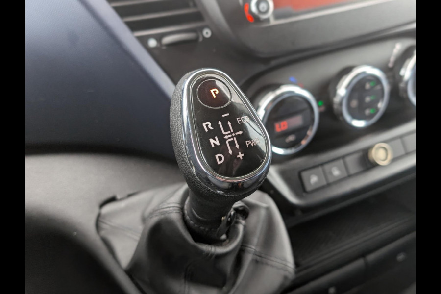 Iveco Daily 35S14V 2.3 AUTOMAAT 3500KG TREKHAAK CRUISE AIRCO NAVI Iveco Daily 35S14V 2.3 AUTOMAAT 3500KG TREKHAAK CRUISE AIRCO NAVI