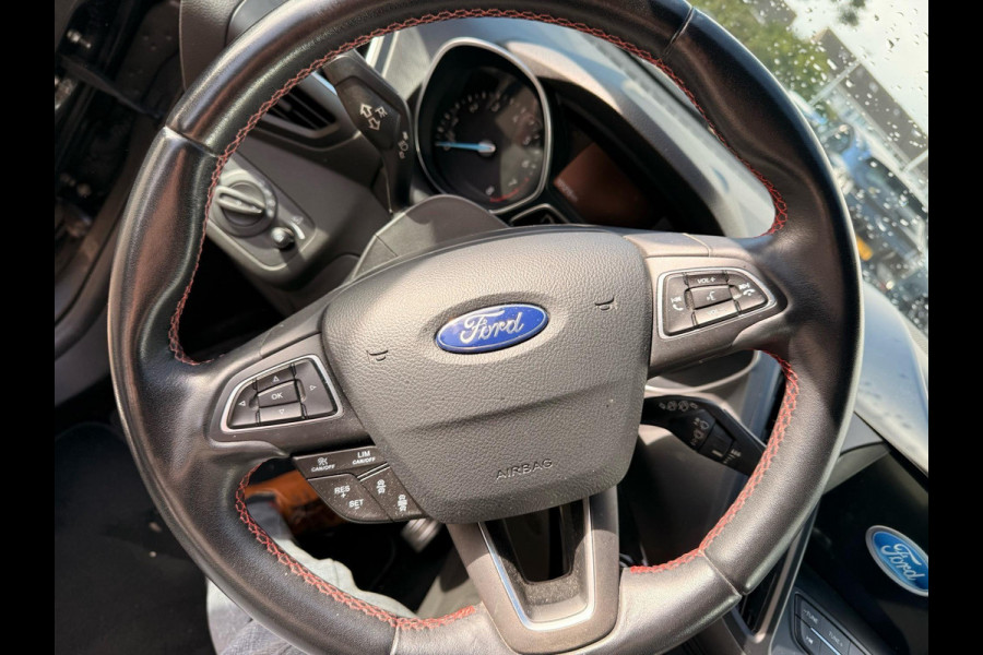 Ford Kuga 1.5 EcoBoost ST Line 150pk Adaptieve Cruise | Trekhaak | Achteruitrijcamera | Stoelverwarming | Nieuwe distributieriem ! | Elektrische Achterklep | Dealer onderhouden