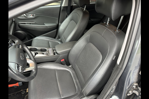 Hyundai Kona EV Premium 64 kWh | SOH 97.4 % | Leder | LED | Adaptive CC | Camera | Side-Steps | (occasion)